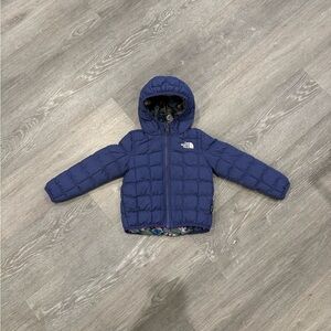 The North Face Toddler Thermoball Reversible Puffer Jacket 2T